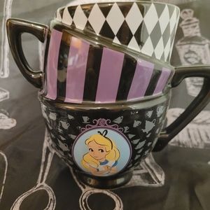 Nwot Alice and Wonderland Disney mug